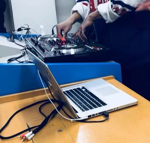 第四次教學(xué)回顧 制音工廠——音樂(lè)與教育的交響曲